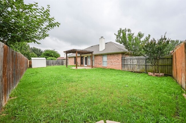 Building Photo - 1136 Park Glen