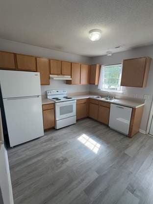 Building Photo - 996 W Pueblo Dr