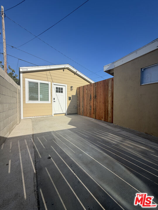 Building Photo - 8472 San Carlos Way
