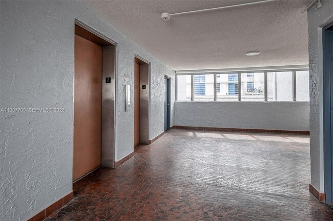 Building Photo - 750 NW 43rd Ave