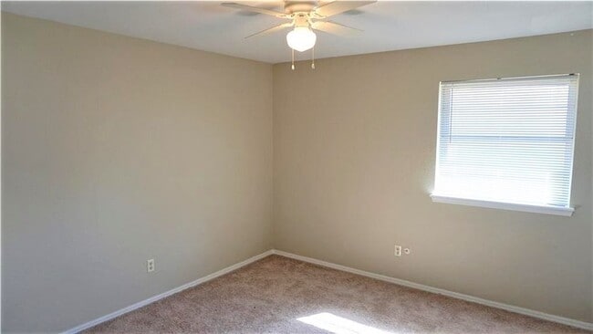 Building Photo - 212 Shadybrook Pl