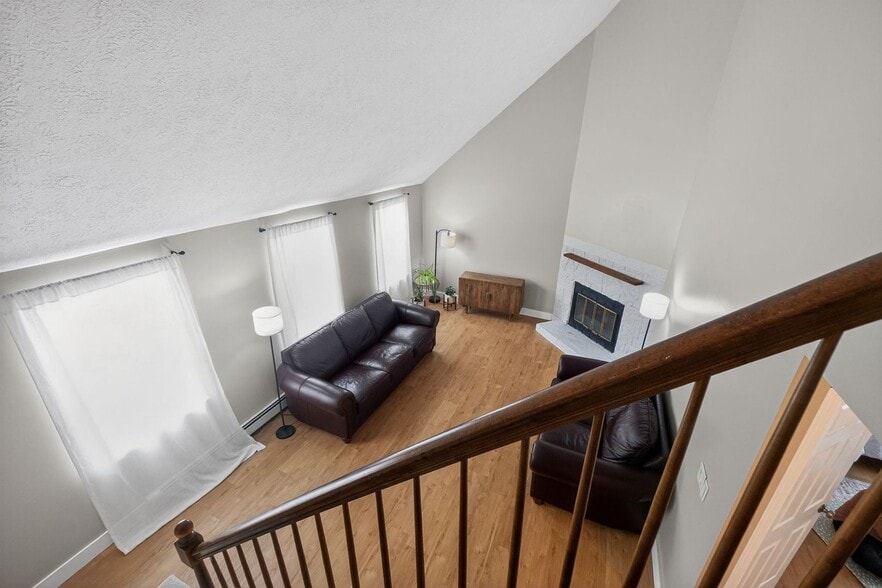 Building Photo - 15 Culver St