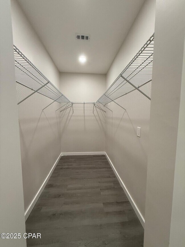 Building Photo - 2913 E 5th Ct