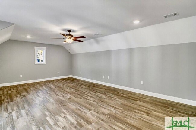 Building Photo - 421 Bear River Dr