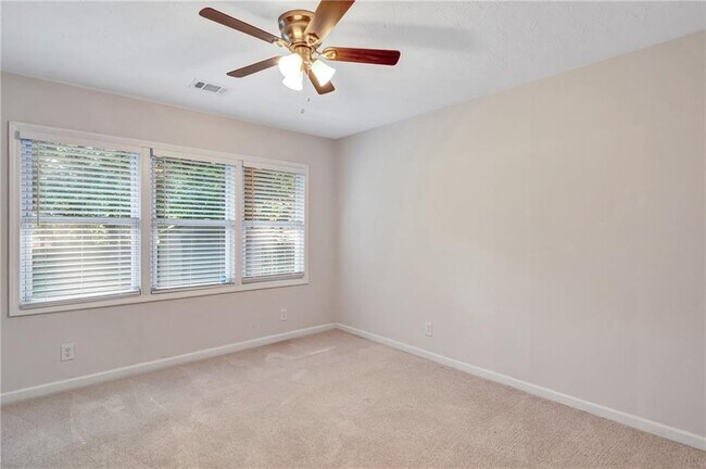 Building Photo - 5772 Lilburn Stone Mountain Rd