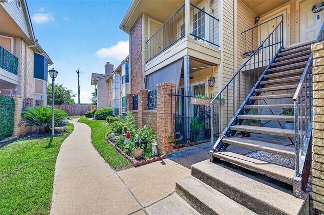 Building Photo - 3600 Jeanetta St