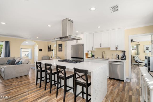 Building Photo - 13240 Ratner St