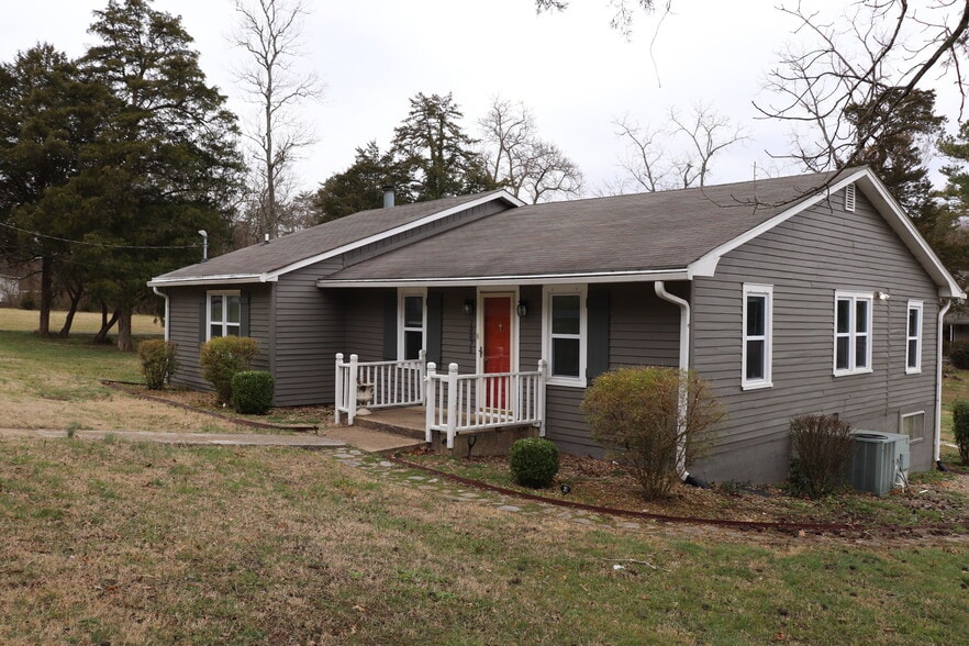 Building Photo - 10075 Westland Dr