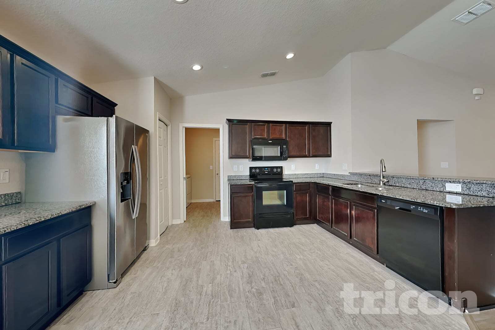Building Photo - 505 Interlock St