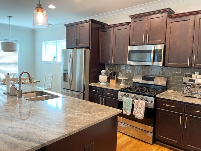 Building Photo - 177 Pineland Cir