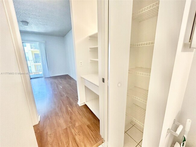 Building Photo - 6331 La Costa Dr