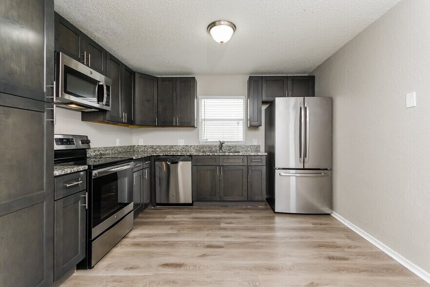 Building Photo - 2207 Santa Lucia St