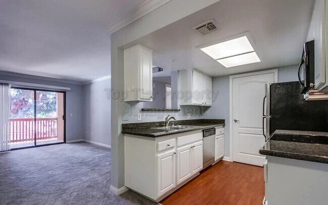 Building Photo - **Private 1 bed / 1 bath Condo in Carmel M...