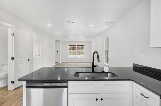 Building Photo - Brand New, Modern, and Ready for You in Waco, TX!