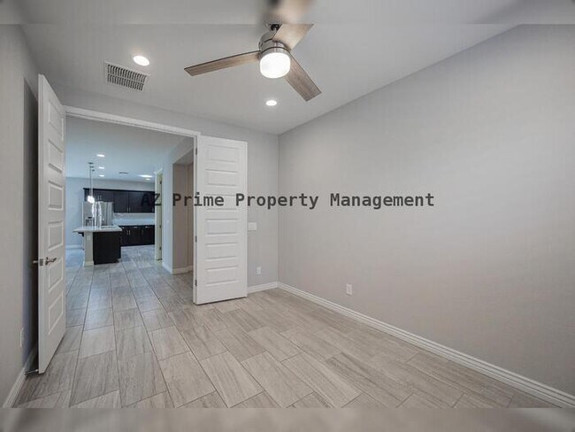 Building Photo - 2612 W Perola Dr