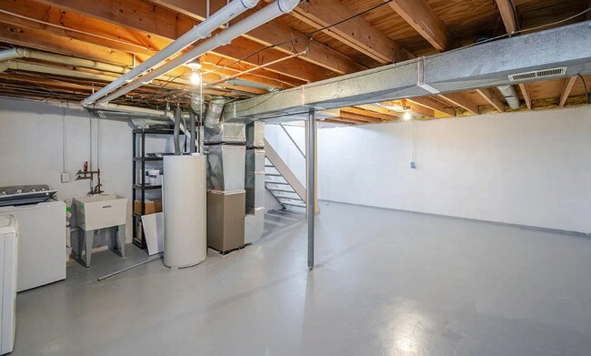 Building Photo - Cozy Home for Rent in Lansing, Michigan — Available Now