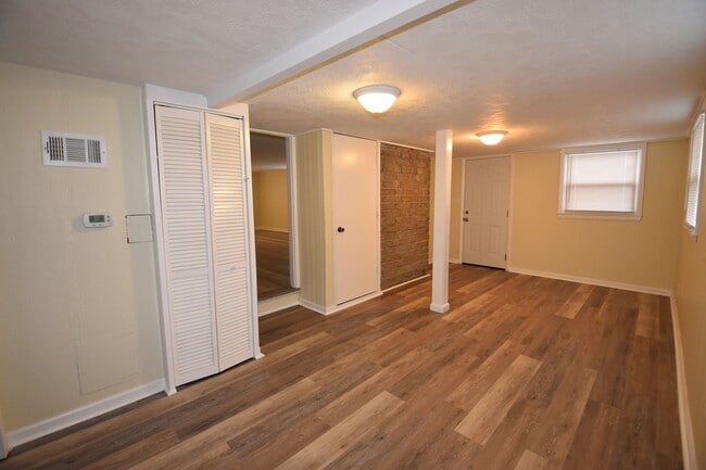 Building Photo - 2 Bedroom Home For Rent Fortville IN