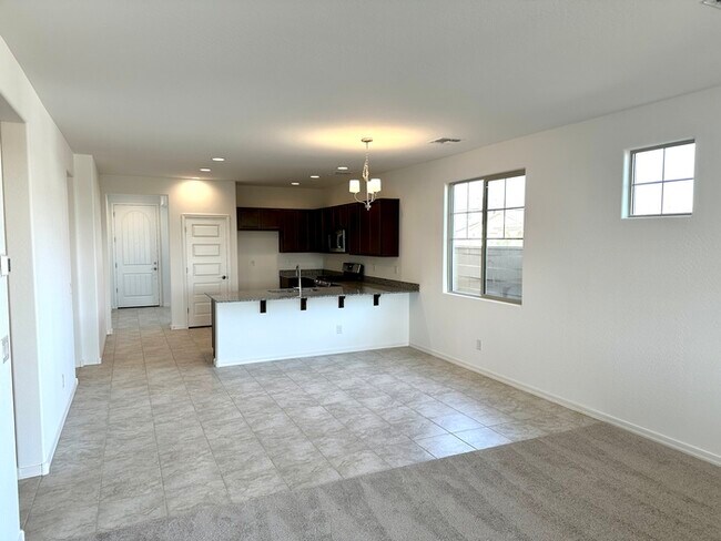 Building Photo - Fantastic 10 month new Taylor Morrison hom...