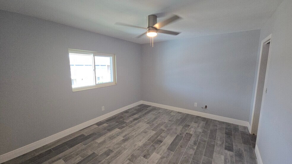 Bedroom - 3755 S School Ave