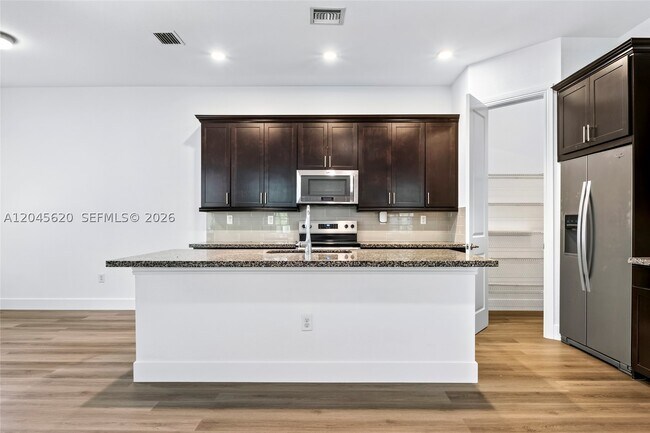 Building Photo - 142 SW 127th Terrace