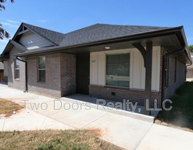 Building Photo - 411 Vail Cir