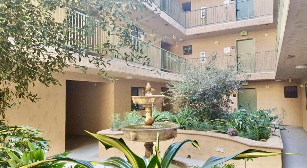 Building Photo - 3855 Vinton Ave