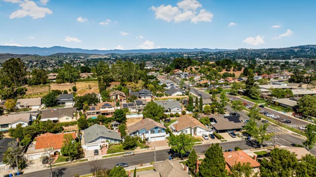 Building Photo - 327 Bethany St