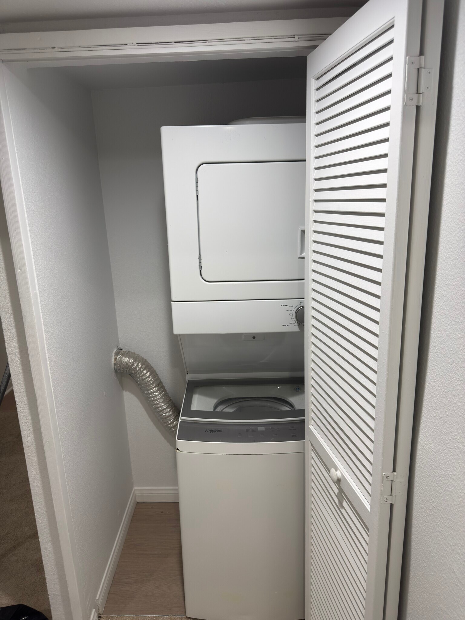 Laundry - 5515 Canoga Ave