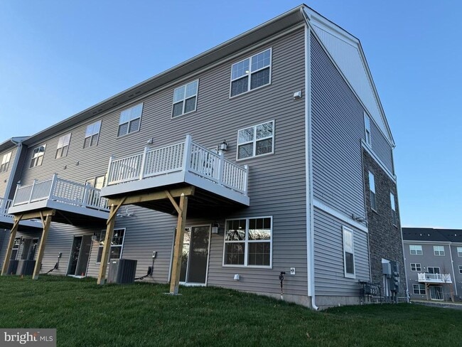 Building Photo - 113 FRED CLARK Dr