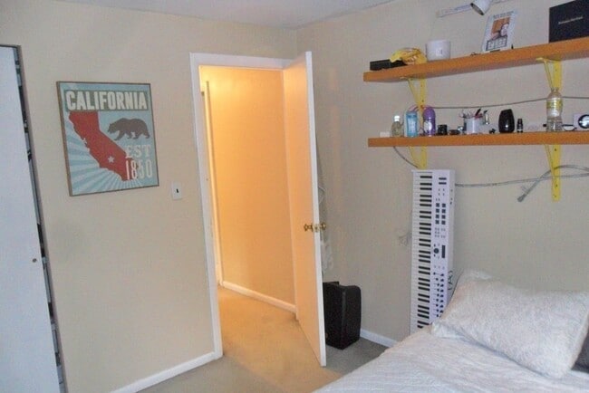 Building Photo - 126 Wilson Dr