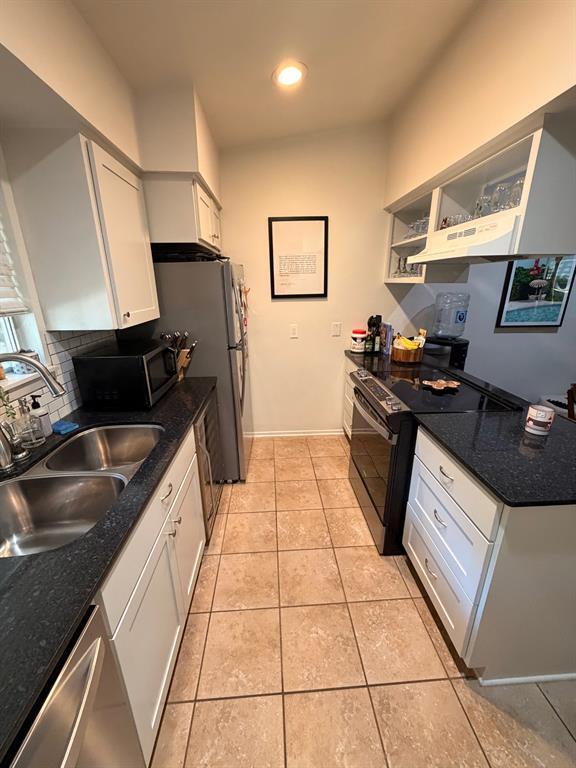 Building Photo - 1304 Mariposa Dr