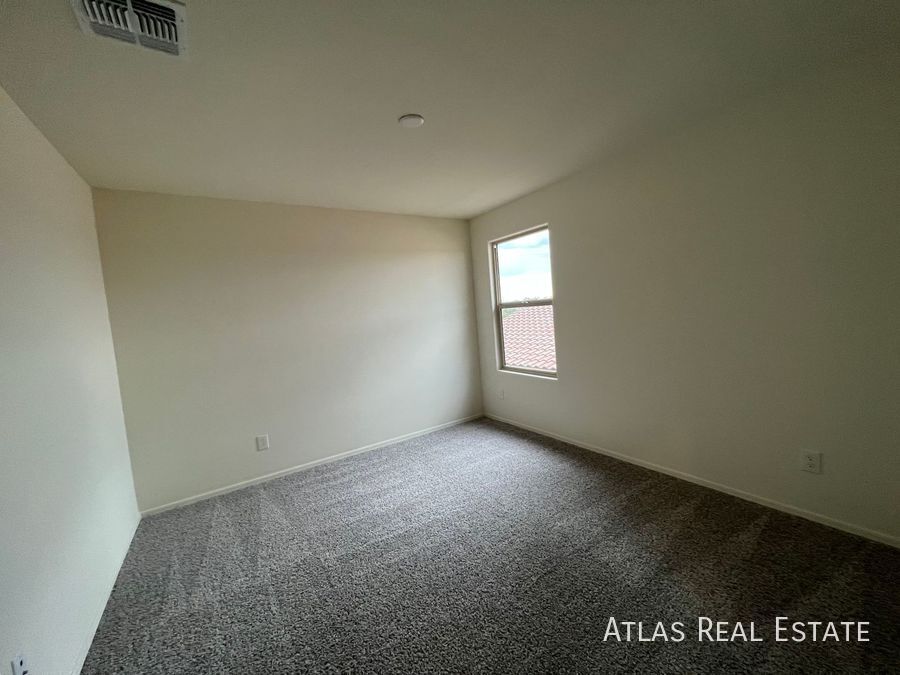 Building Photo - 13046 N Murray Dr