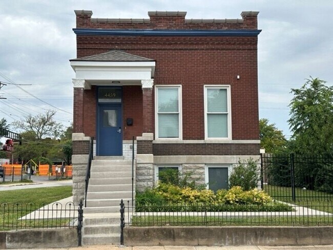 Building Photo - 4459 Swan Ave - Sassafras