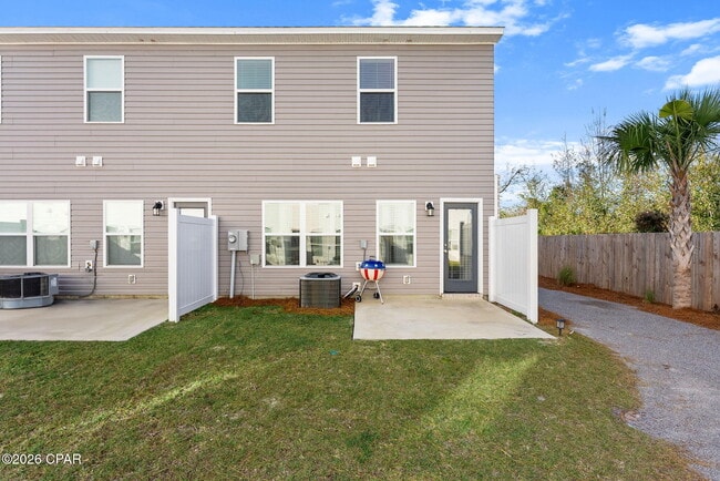 Building Photo - 5899 Tyndall Pl