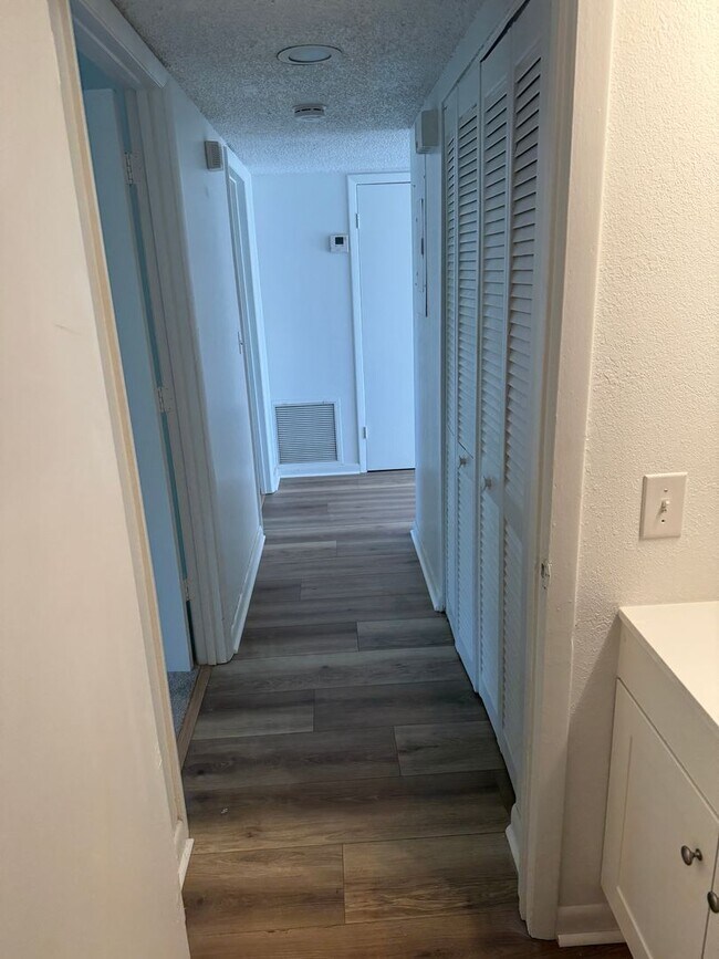 Building Photo - Great Features and Great Price!