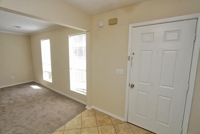 Building Photo - 210 Arborfield Way