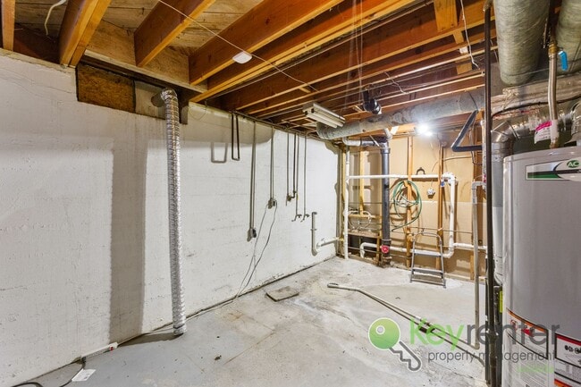 Building Photo - Inviting 3-Bedroom Home with Updated Kitchen & Fenced Backyard – Derby, KS