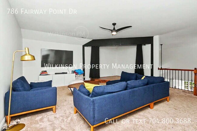 Building Photo - 786 Fairway Point Dr