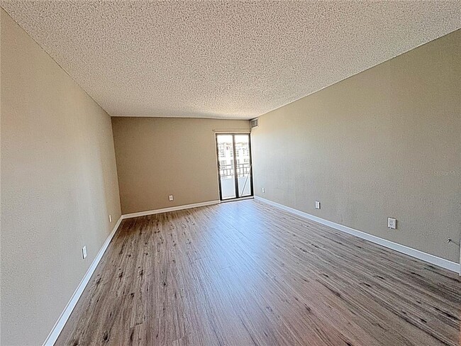 Building Photo - 851 Bayway Blvd