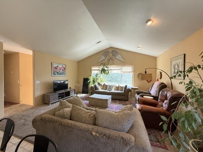 Building Photo - 1176 NE Bonny Doon Ln