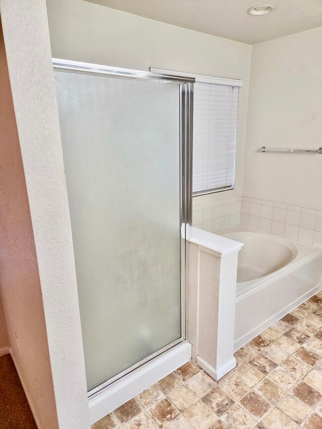 Building Photo - 12651 Jersey Cir E