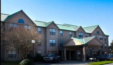 Building Photo - Bonne Terre Village