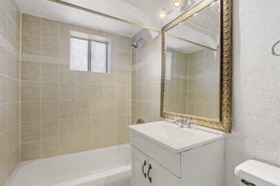 Building Photo - Kern Place- 4 bedrooms, 3 baths and Refrigerated AC.