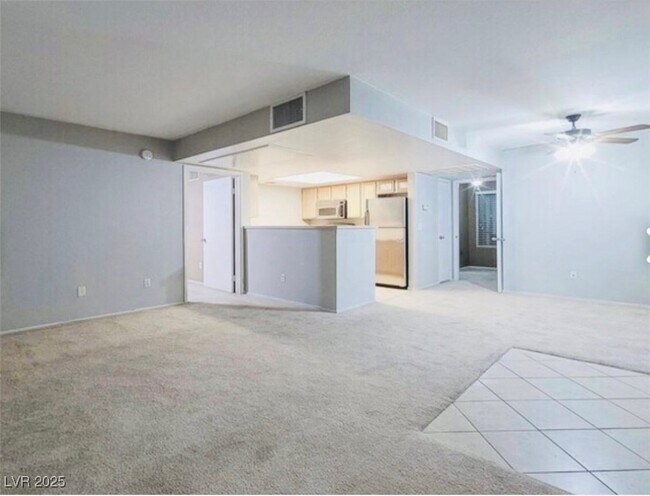 Building Photo - 8070 W Russell Rd