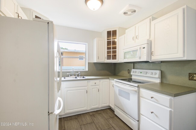 Building Photo - 6418 Terry Parker Dr N