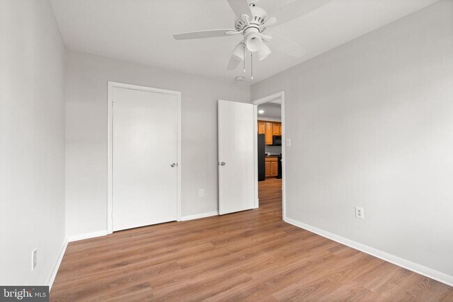 Building Photo - 4421 Kenwood Dr