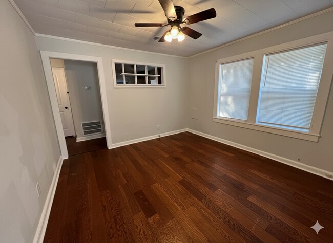 Building Photo - 33 Magnolia Ave SE