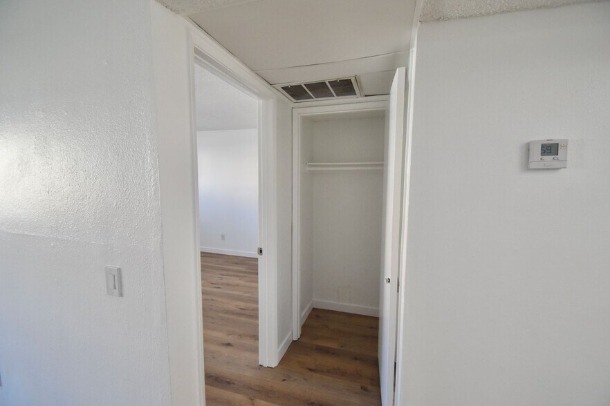 Building Photo - 13800 Sherman Way