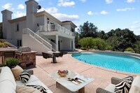 Building Photo - Lake Sherwood 5+4 Pool Home on the lake