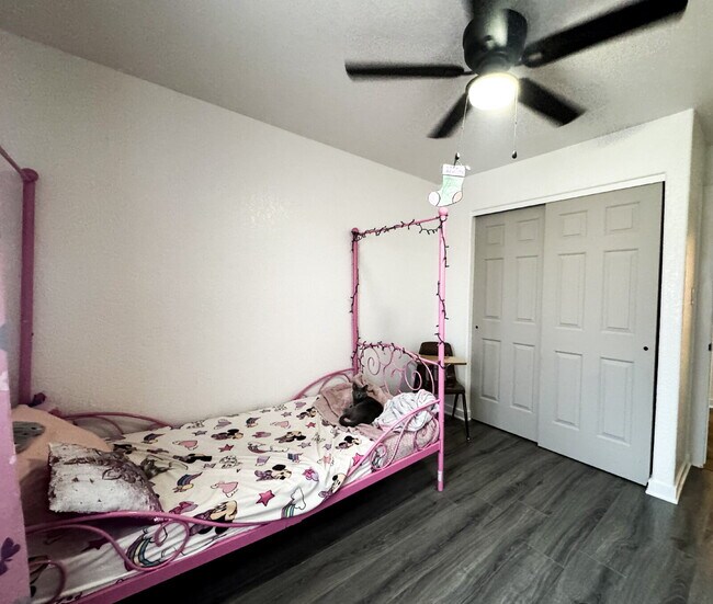 Building Photo - "Charming 3-Bedroom, 2 Bathroom Pool Home in Ocotillo!"